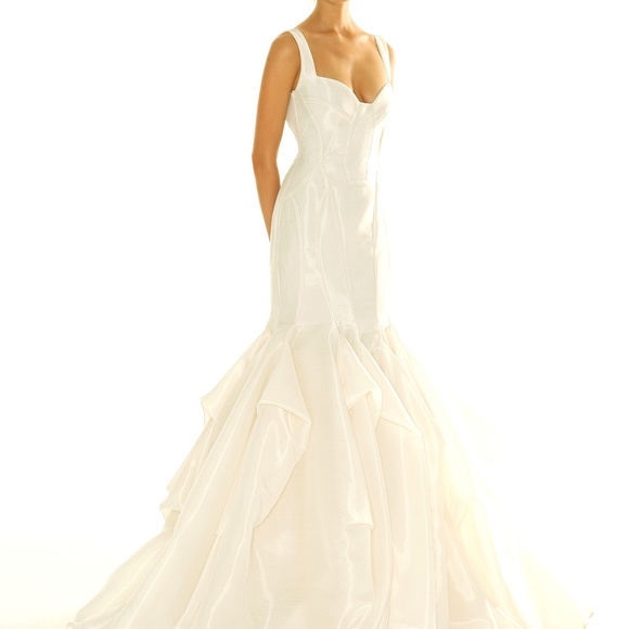 Peter Langner Wedding Dress Holding Tight - Picture 1 of 2